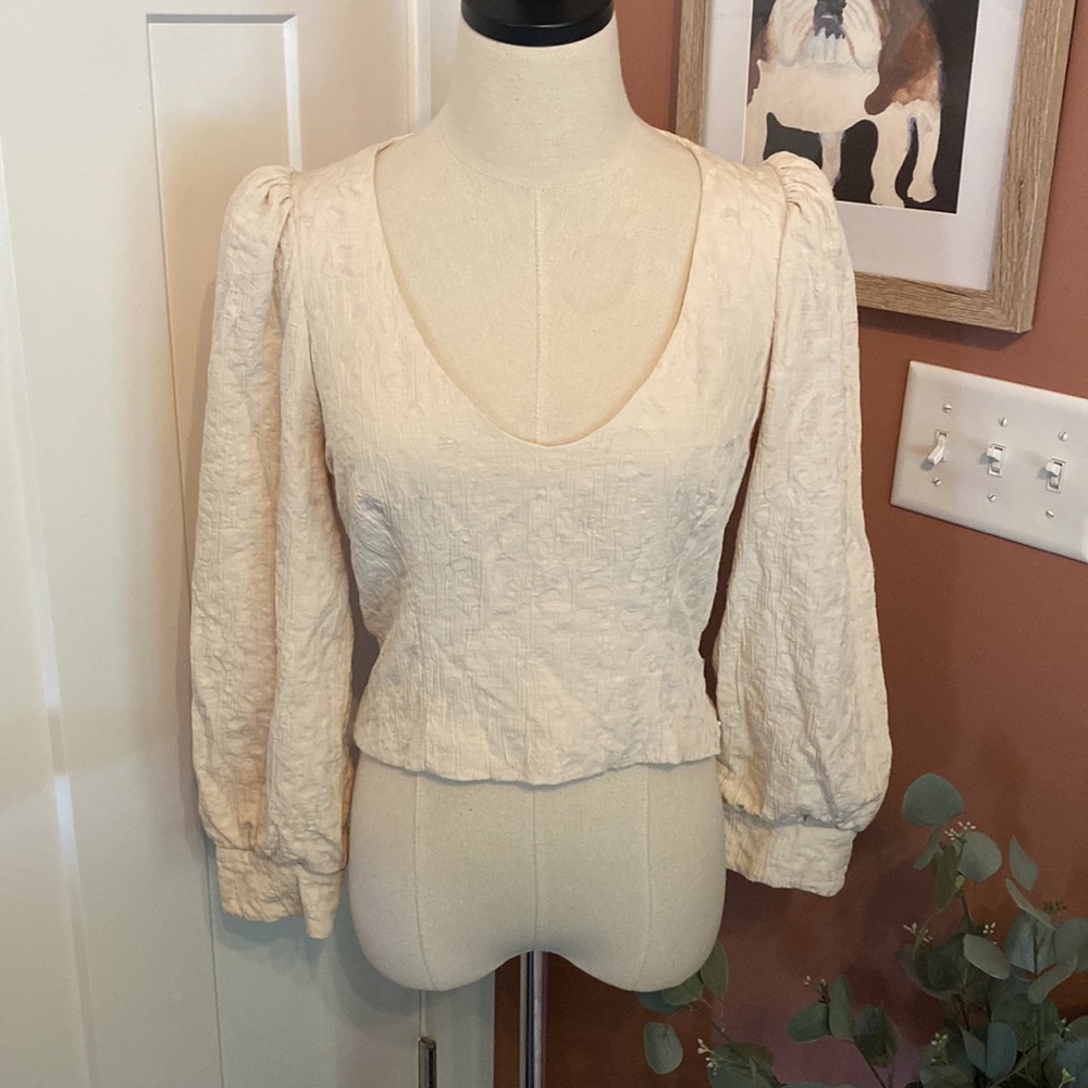Zara puff sleeves low scoop neck button cuffs cream lined L cropped blouse